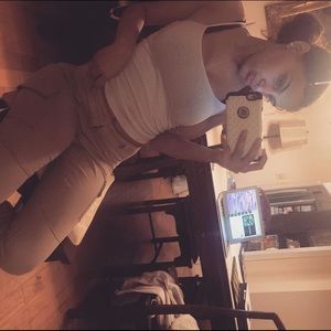 Meet your Posher, Ari